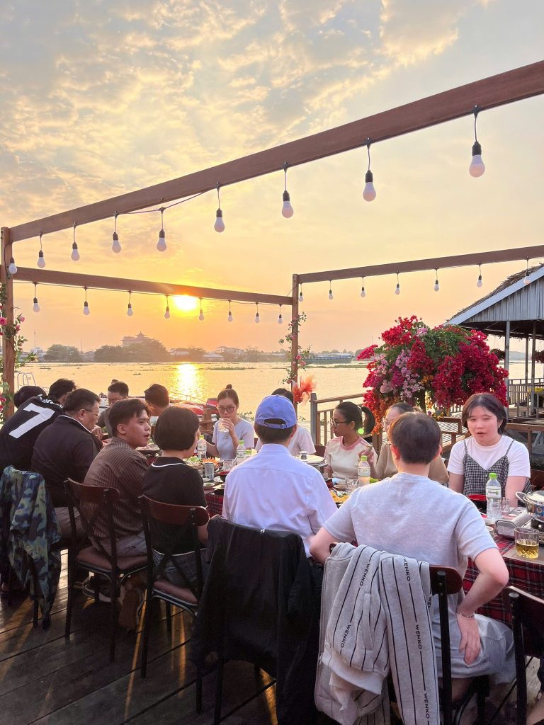 BỎ LẠI KHÓI BỤI, VỀ VỚI LÀNG CÁ CẦN THƠ NGẮM HOÀNG HÔN